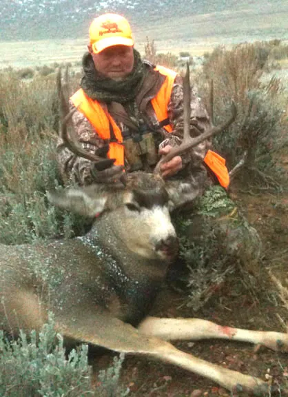Bill with his nice - 3rd Season Buck